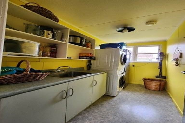 Photo of property in 1941 Parewanui Road, Parewanui, Bulls, 4894