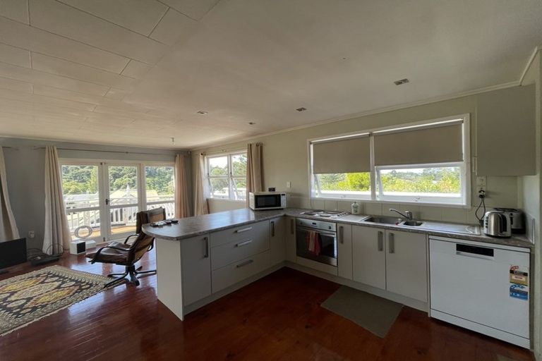 Photo of property in 24 Huruhuru Road, Massey, Auckland, 0614