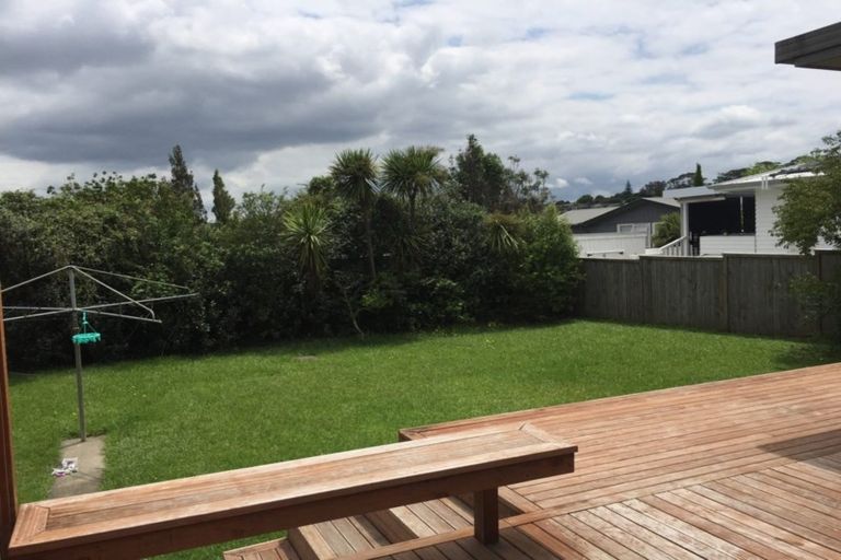 Photo of property in 17 Webb Place, Forrest Hill, Auckland, 0620