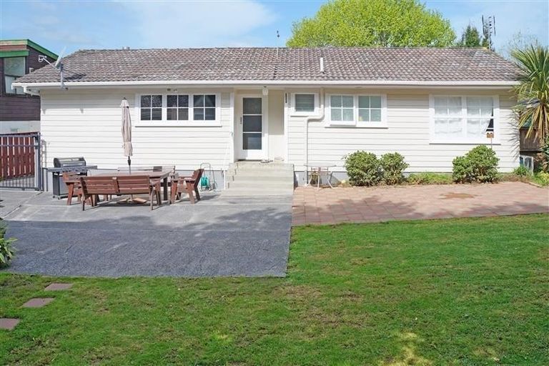 Photo of property in 53 Beechdale Crescent, Pakuranga Heights, Auckland, 2010