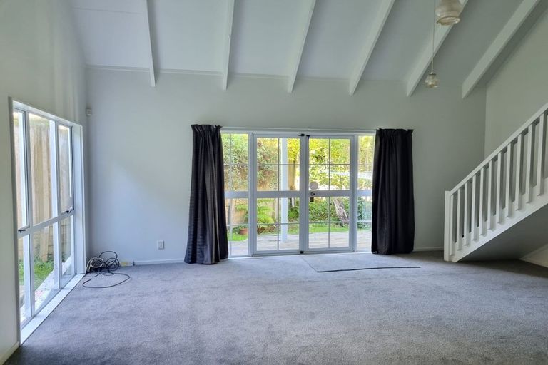 Photo of property in 2/54 Hungerford Road, Houghton Bay, Wellington, 6023