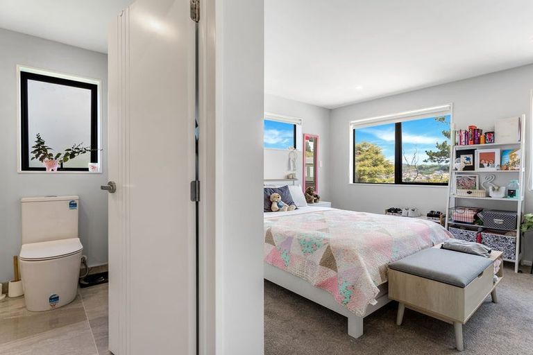 Photo of property in 26 Kaimai Avenue, Massey, Auckland, 0614