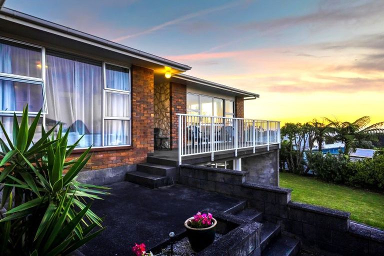 Photo of property in 16 Darwin Crescent, Spotswood, New Plymouth, 4310