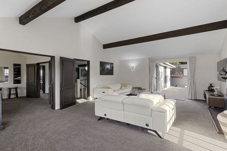 Photo of property in 62 Chatsworth Road, Silverstream, Upper Hutt, 5019