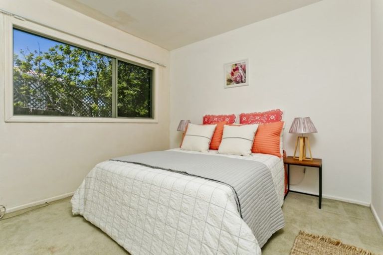 Photo of property in 26 Taroka Close, Pinehill, Auckland, 0632