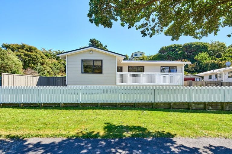 Photo of property in 55 Omapere Street, Whitby, Porirua, 5024