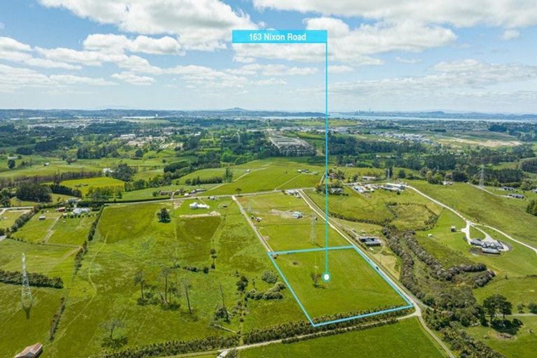 Photo of property in 163 Nixon Road, Taupaki, 0782