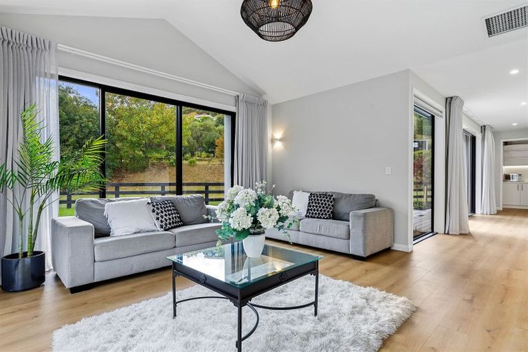 Photo of property in 6 Old Stone Lane, Cracroft, Christchurch, 8022