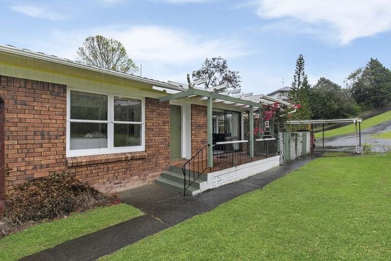 Photo of property in 1/53 Ayton Drive, Totara Vale, Auckland, 0629
