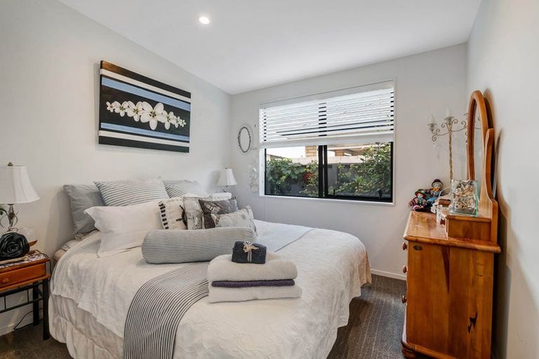 Photo of property in 6 Trevally Place, Snells Beach, 0920