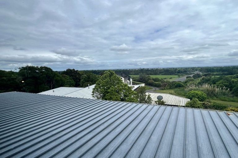 Photo of property in 14 Mountain View Road, Fitzherbert, Palmerston North, 4410