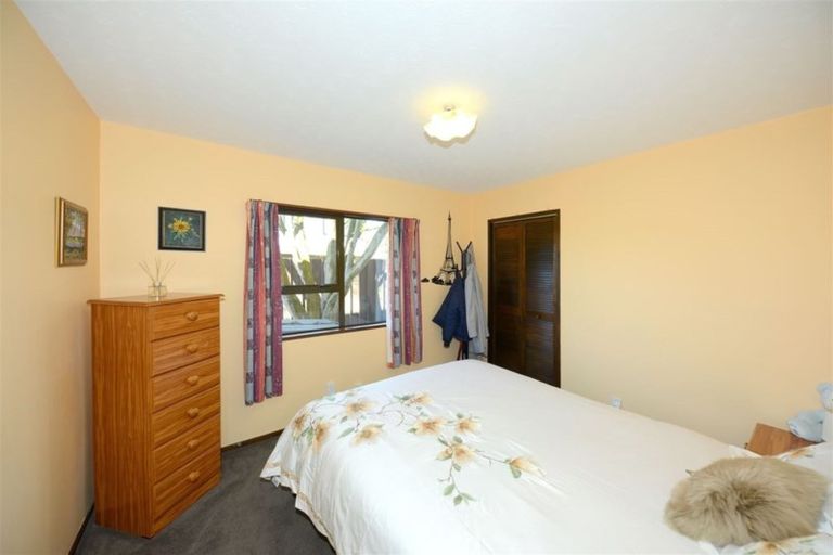 Photo of property in 4 Geraldo Place, Russley, Christchurch, 8042