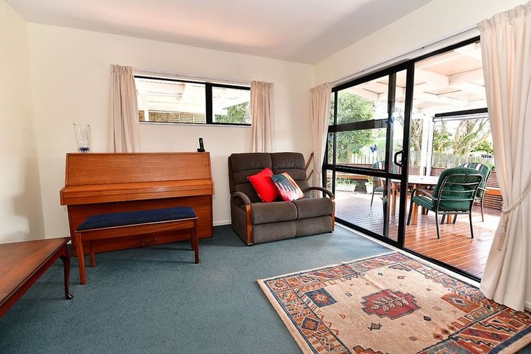 Photo of property in 31 Everard Avenue, Army Bay, Whangaparaoa, 0930