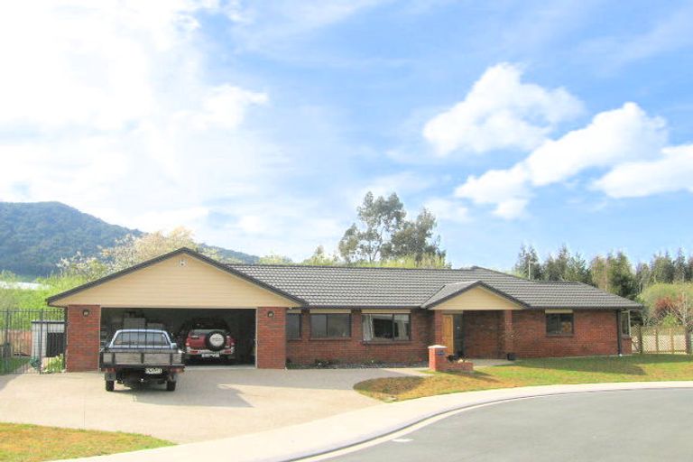 Photo of property in 16 Heaphy Place, Pukehangi, Rotorua, 3015