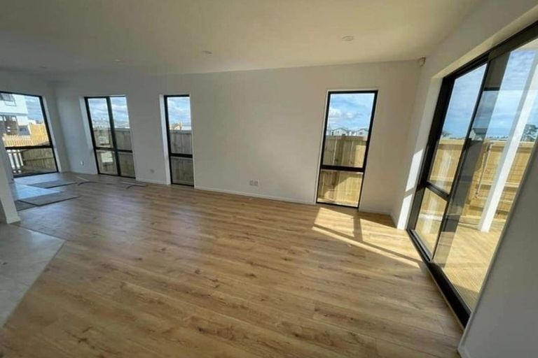 Photo of property in 45 Tumu Road, Papakura, 2110