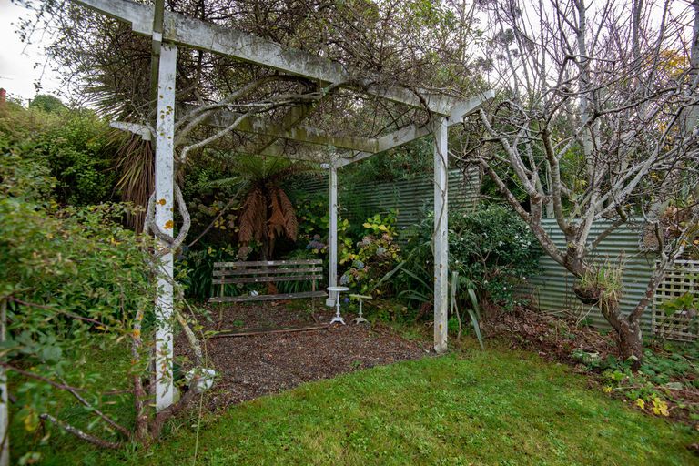 Photo of property in 63 Forfar Street, Clyde Hill, Dunedin, 9011