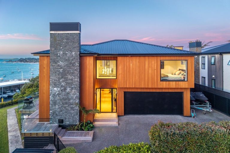 Photo of property in 47c Takutai Avenue, Half Moon Bay, Auckland, 2012