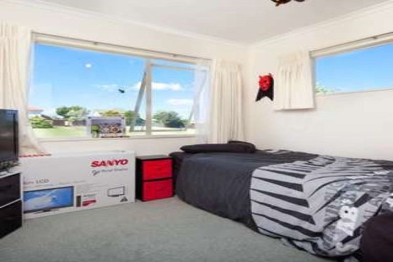 Photo of property in 2/5 Belgate Place, Somerville, Auckland, 2014