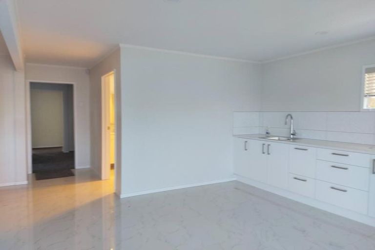 Photo of property in 34 Preston Avenue, Henderson, Auckland, 0610