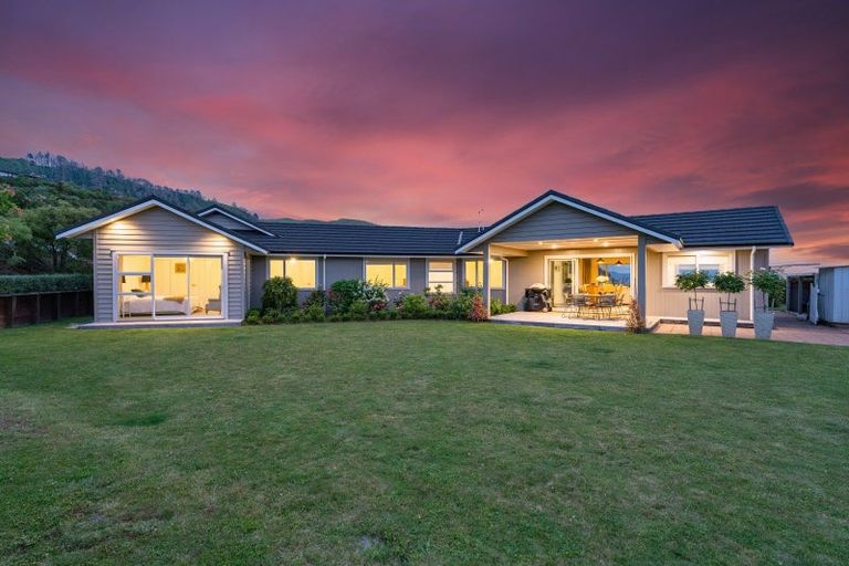 Photo of property in 33 Bodes Lane, Kinloch, Taupo, 3377