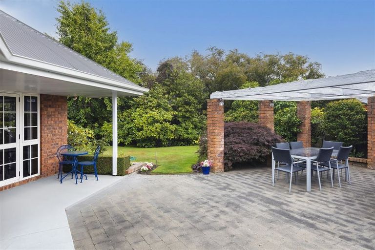 Photo of property in 10 Tavistock Place, Russley, Christchurch, 8042