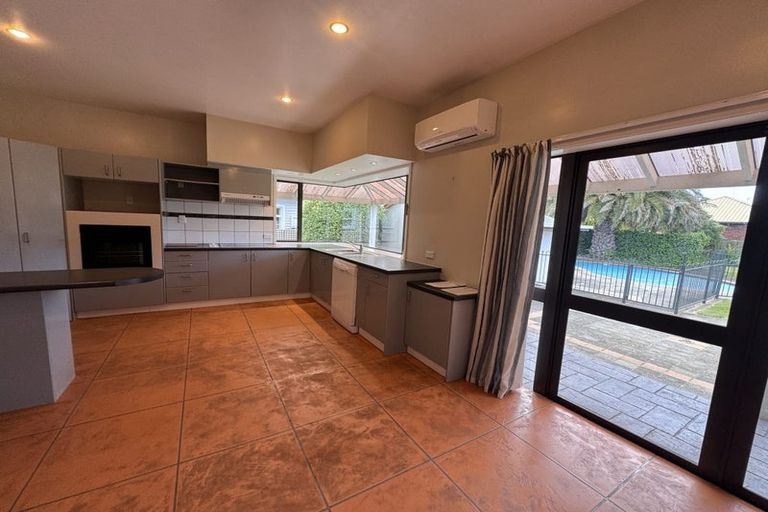 Photo of property in 30 Hamilton Avenue, Ilam, Christchurch, 8041