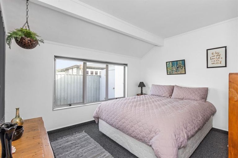 Photo of property in 2/249 Taradale Road, Pirimai, Napier, 4112