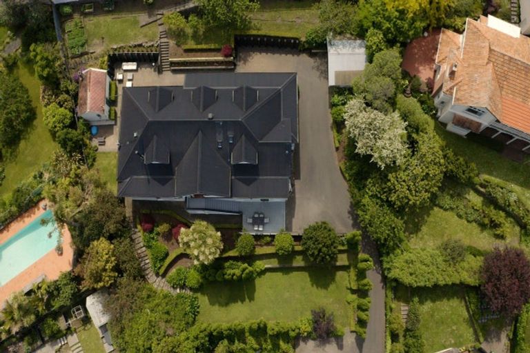 Photo of property in 10 Cobden Road, Bluff Hill, Napier, 4110