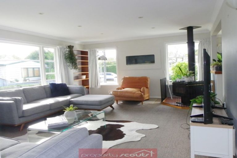 Photo of property in 17 Manor Place, Bryndwr, Christchurch, 8053