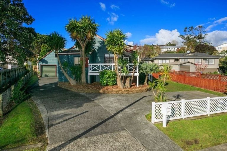 Photo of property in 12 Sunward Rise, Glenfield, Auckland, 0629