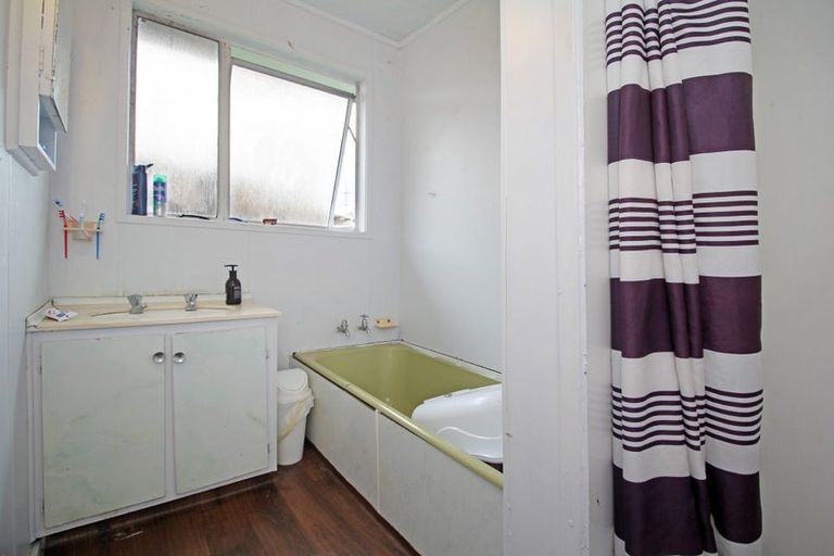 Photo of property in 74 Sikkim Crescent, Clover Park, Auckland, 2019