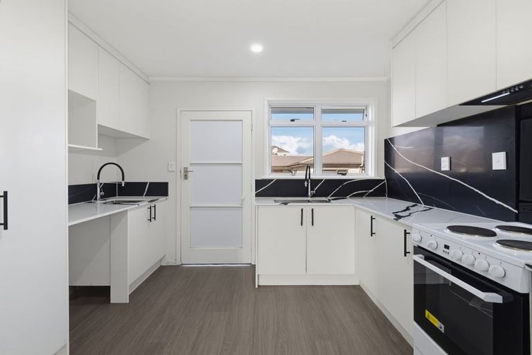 Photo of property in 2/24a Vine Street, Mangere East, Auckland, 2024