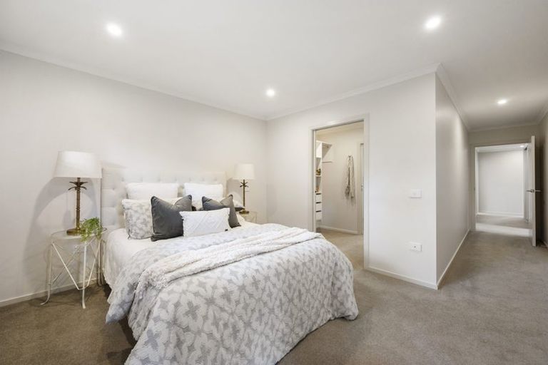 Photo of property in 8 Bateson Way, Heretaunga, Upper Hutt, 5018