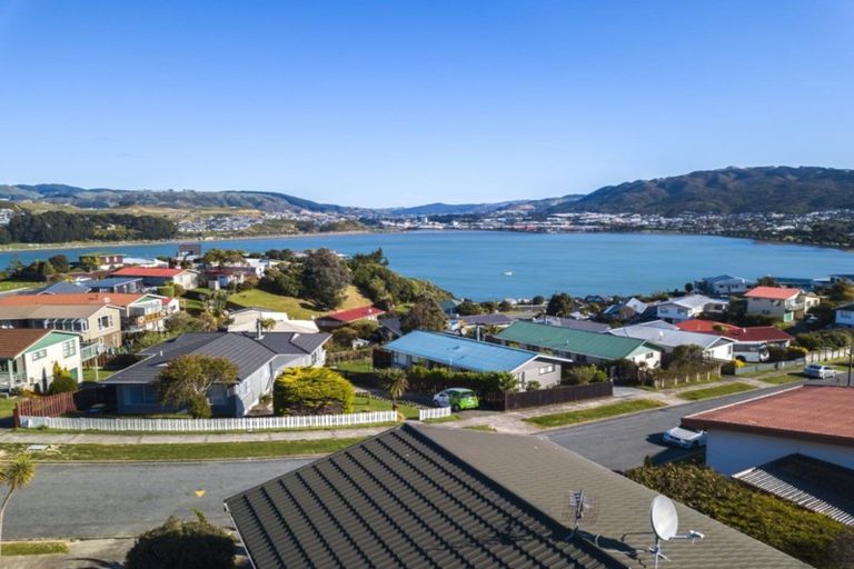 Photo of property in 9 Inlet View, Titahi Bay, Porirua, 5022