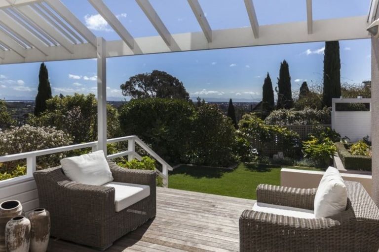 Photo of property in 6 Lucknow Place, Cashmere, Christchurch, 8022