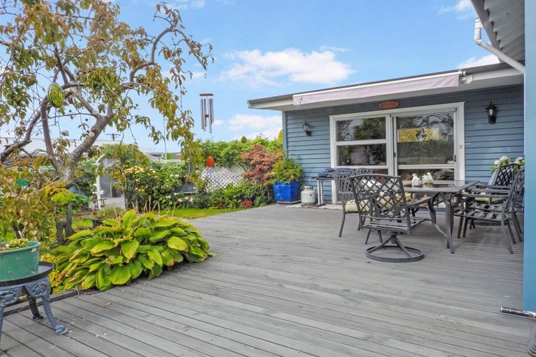 Photo of property in 12 Parsonage Road, Waimate, 7924