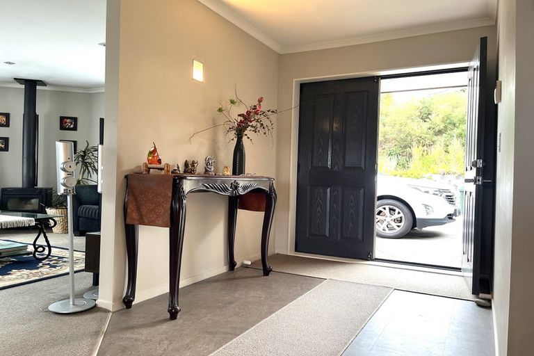 Photo of property in 2 Cosgrove Rise, Riverstone Terraces, Upper Hutt, 5018