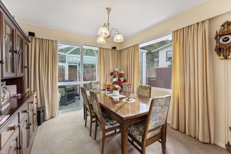 Photo of property in 11 Malaghan Grove, Johnsonville, Wellington, 6037