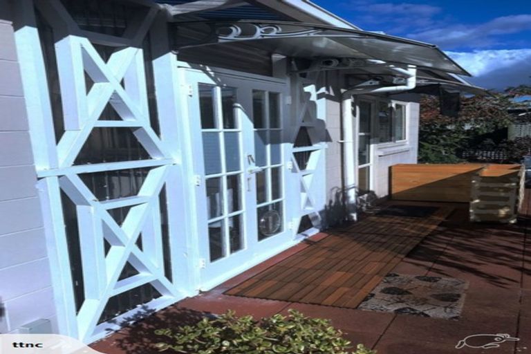 Photo of property in 15 Roadley Avenue, Sunnyhills, Auckland, 2010