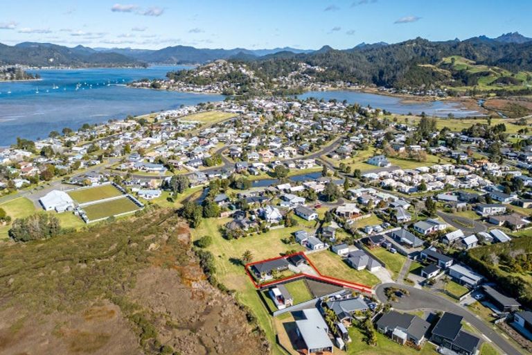 Photo of property in 40 Tairua Palms Place, Tairua, 3508