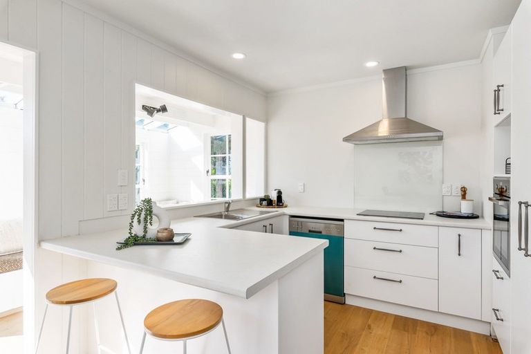 Photo of property in 28 Callender Terrace, Paraparaumu Beach, Paraparaumu, 5032