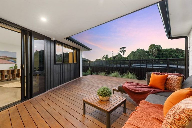 Photo of property in 15 Hayward Place, Ohauiti, Tauranga, 3112