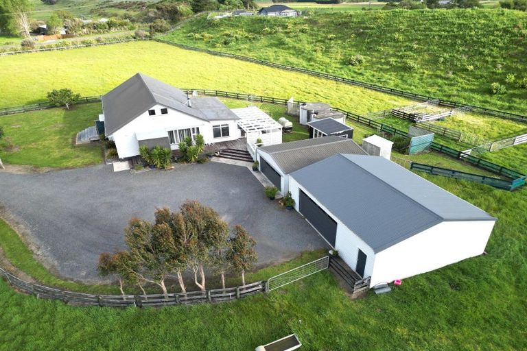 Photo of property in 125 Hickford Road, Foxton, 4893