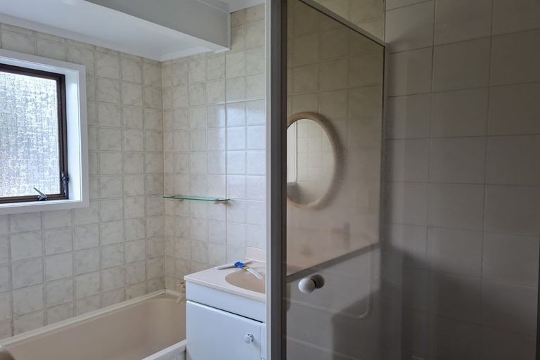 Photo of property in 2a Roys Road, Weymouth, Auckland, 2103