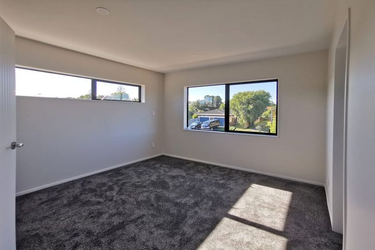 Photo of property in 2/9 Billabong Place, Botany Downs, Auckland, 2010