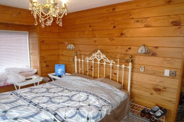 Photo of property in 31b Fitzpatrick Street, Newlands, Wellington, 6037