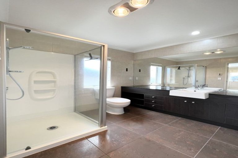 Photo of property in 5 Wye Oak Drive, Schnapper Rock, Auckland, 0632