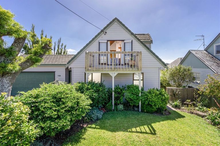 Photo of property in 119 Arran Road, Browns Bay, Auckland, 0630
