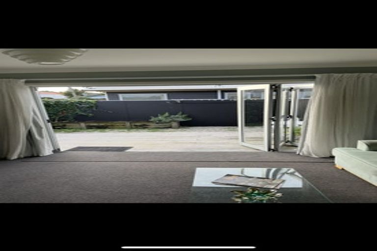 Photo of property in 30 Downe Street, New Plymouth, 4310