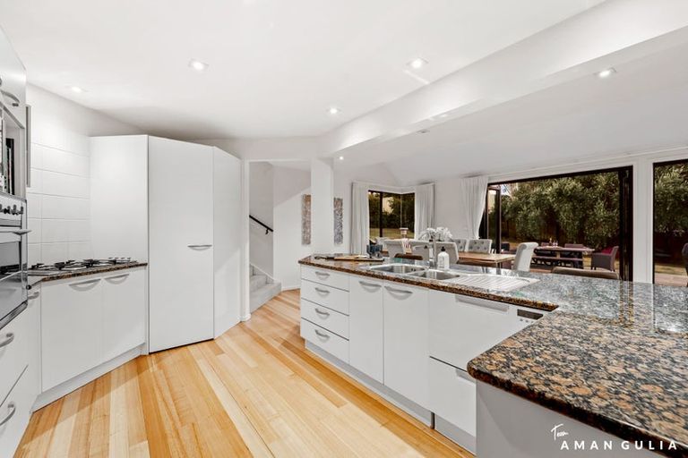 Photo of property in 86a Wiseley Road, West Harbour, Auckland, 0618